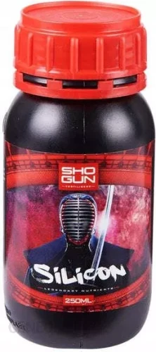 SHOGUN SILIKON 250 ml – SCHÜTZT UND STÄRKT IHRE PFLANZEN VOR DEM BEGRIFF VON KRANKHEITEN UND SCHÄDLINGEN Growshop -sklep ogrodniczy we Wrocławiu, Warszawie i Poznaniu